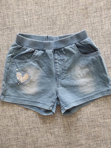 Predám šortky 128, disney,128