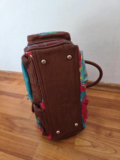 Farebná kabelka, desigual