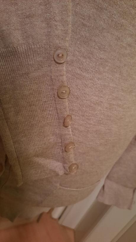 Štýlový kvalitný jemnučký béžový svetrík, xl