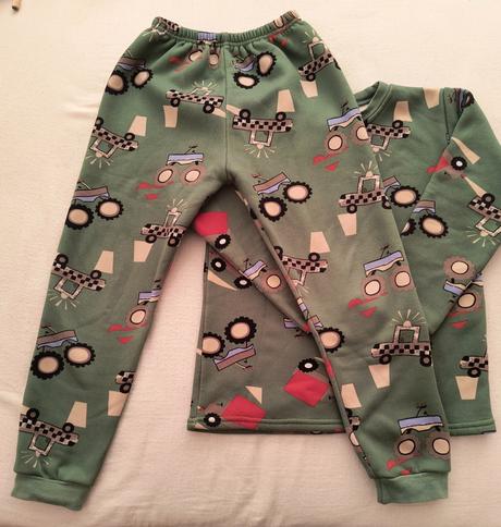 Pyžamo s autami, 116