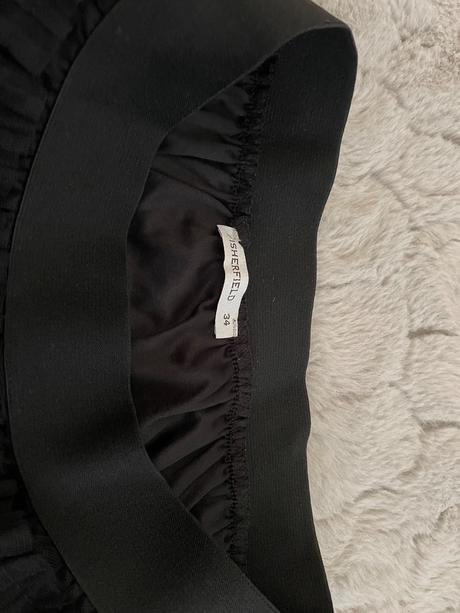 Tylova sukňa, gate,34