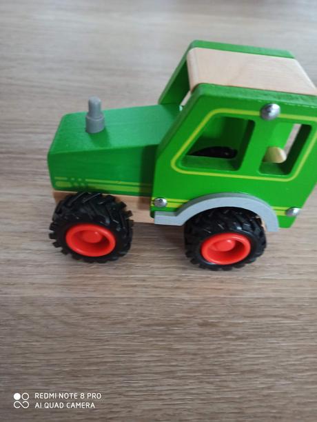 Hračky autá/traktory pre chlapčeka,