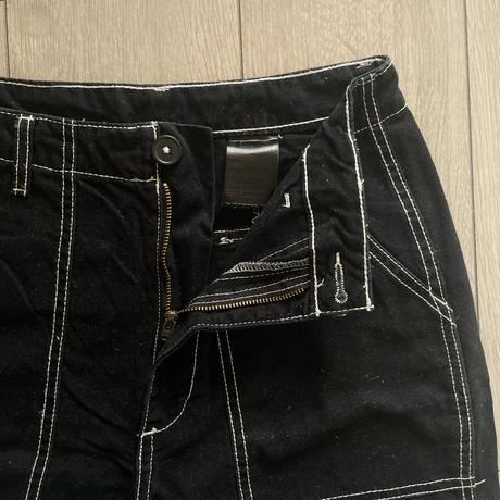 Čierne rifle s bielym prešívaním, h&m,38