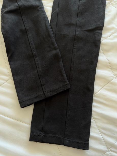 Tmavosivé elegantné legíny so zlatými zipsami, amisu,38