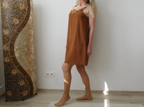 Šaty hnedé padavý materiál m/l, m