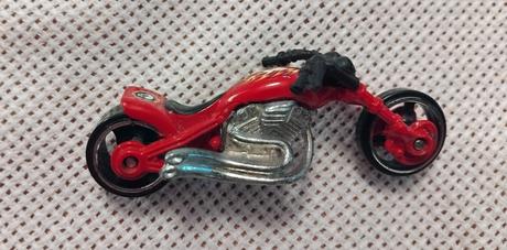Hot wheels motorka,