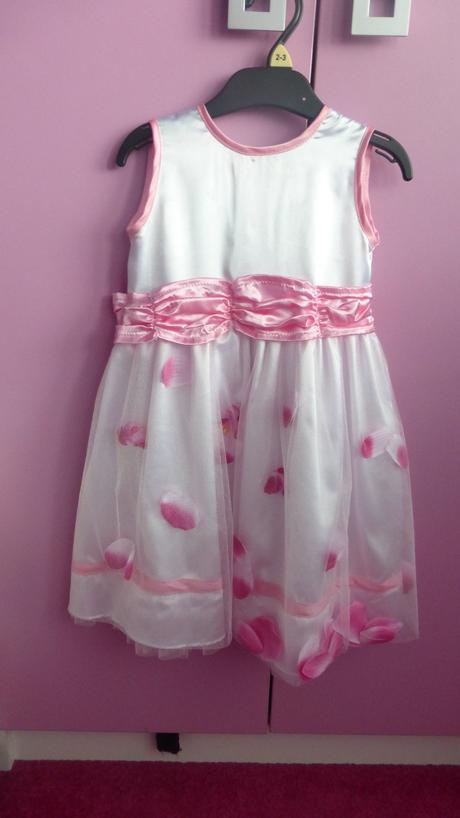 Šaty pre parádnicu, 86