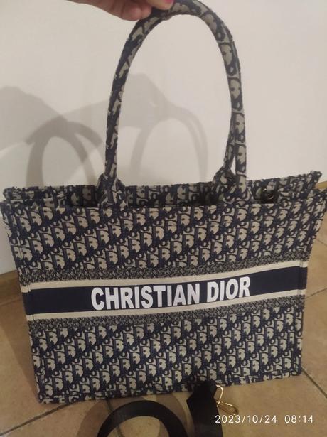 Krasna velka kabelka, 