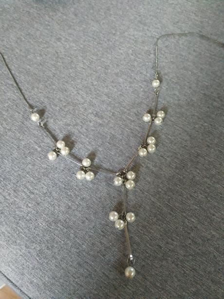 Zaujímavý nahrdelník,