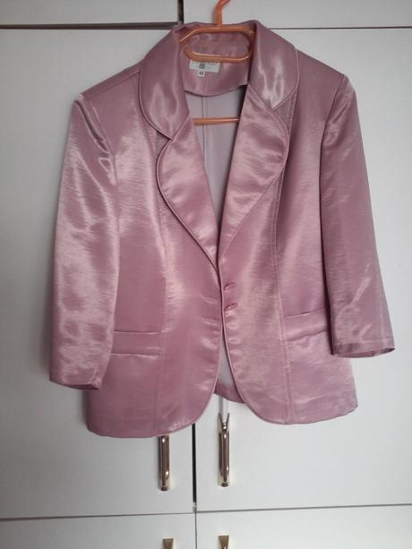 Spoločenská kostým, 40