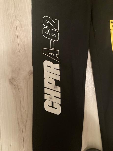 Teplaky 146/152, chapter young,146