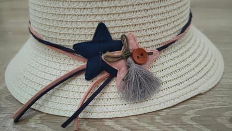 Slamený klobúčik, 54