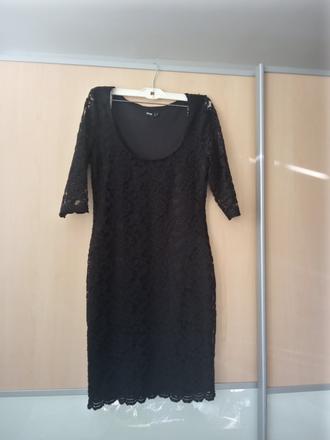 Čierne čipkované šaty, 38