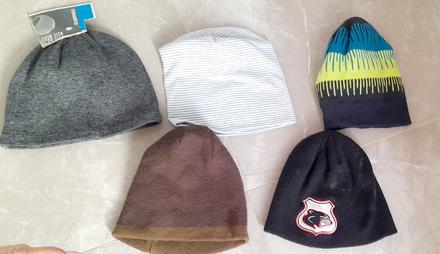 Rôzne čapice pre chlapca,vek 7-12r, cena 2e/ks, 152