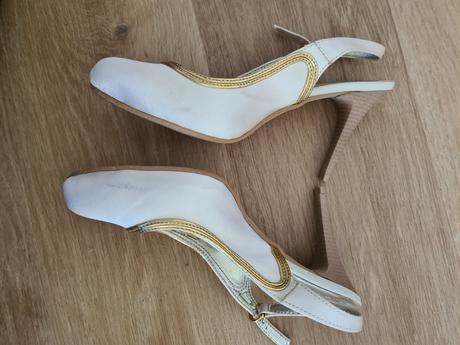 Topanky na opätku, 38