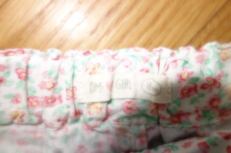 Kvetinkové kraťasy 18m, 86