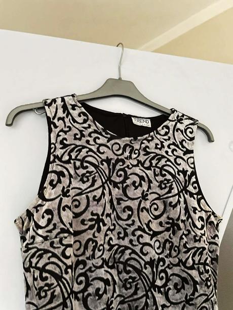 Spoločenské zamatové šaty, l