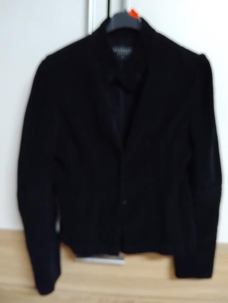 Čierne sako l, l