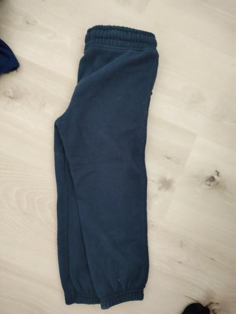 Tmavomodre teplaky 116, 116