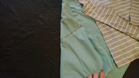 Svetrík a tričko s, amisu,s