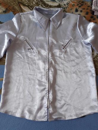 Saténová blúzka, 40