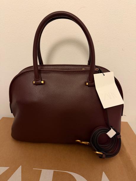 Zara ..nova burgundy kabelka s visackou, zara