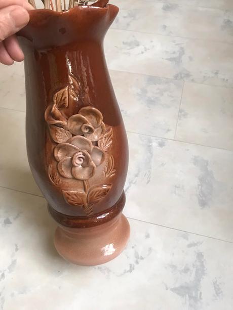 Vyššia zaujímavá váza,