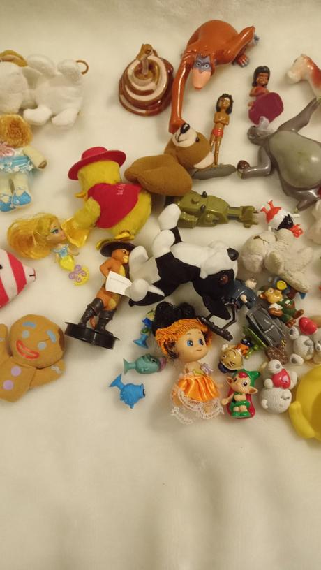 Mix postavicky,figurky,aj disney, 