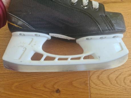 Chlapčenské korčule na ľad, bauer,33