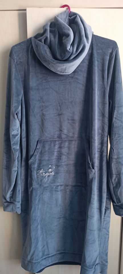 Mix dámskych šiat, m