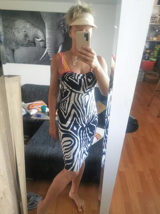 Šaty zebra, s