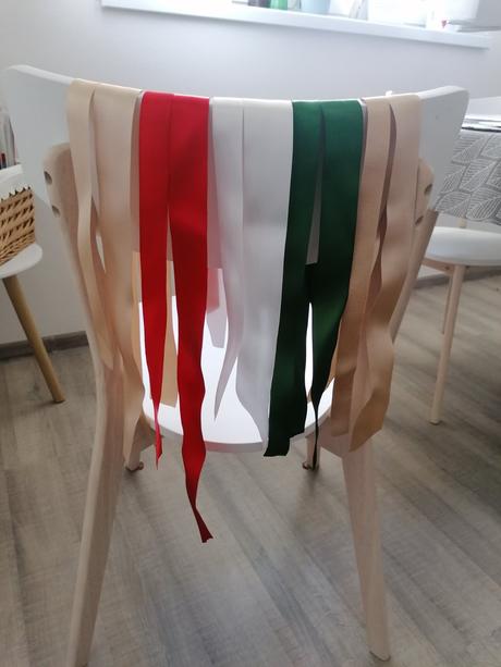 Stuhy so svadobných stromčekov, 