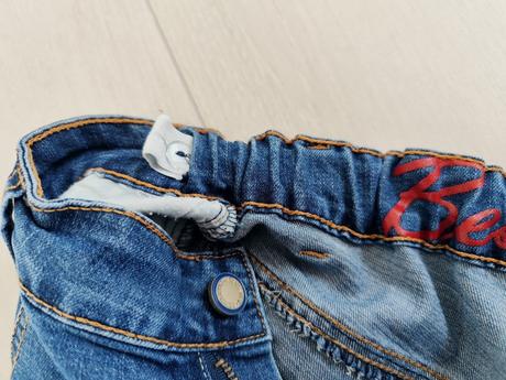 Predám chlapčenské rifľové kraťasy, 158