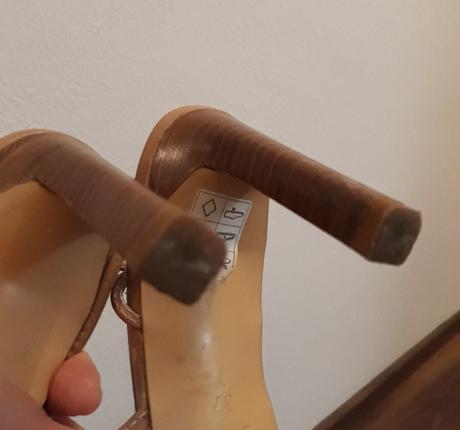 Kozene lodicky na zaviazanie, 37