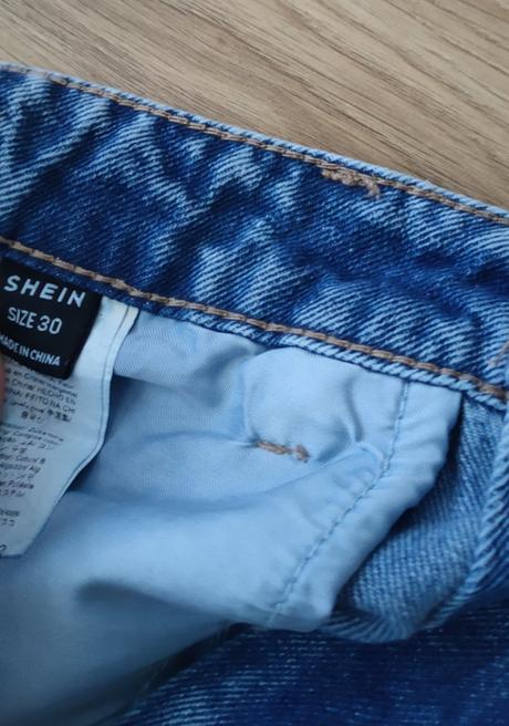 Šortky po kolená, 30