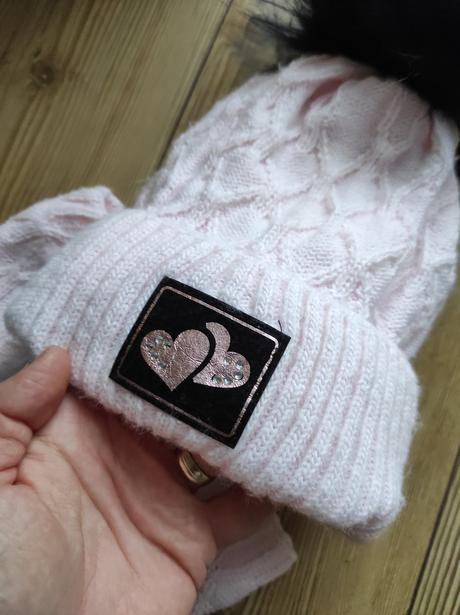 Čiapka a nákrčník, ajs,104