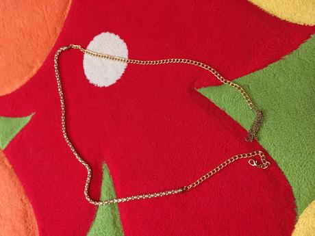 Šaty s retiazkou, s