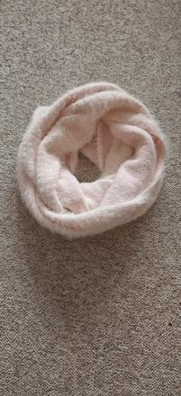 Nákrčníky šály tunely, <50