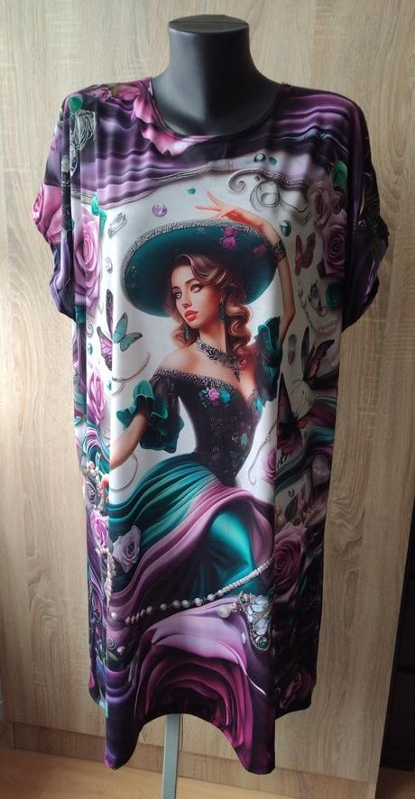 Vzorované šaty, 50