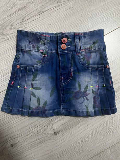 Skladaná rifľova sukňa, 110