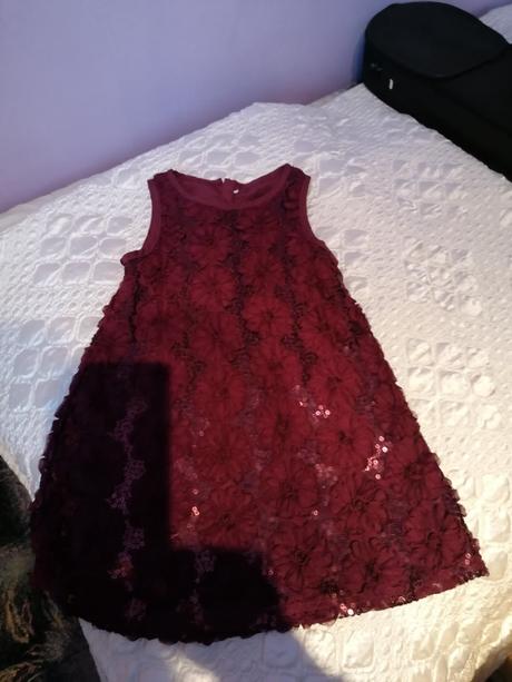 Balík elegantných šiat už aj s poštou veľ. 116, 104–116