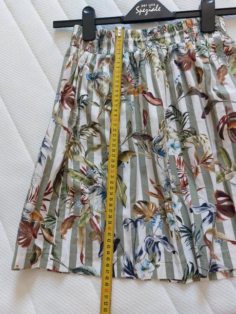 Kvetovana sukňa, reserved,s