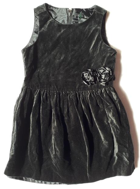 Cierne zamatove saty, benetton,104