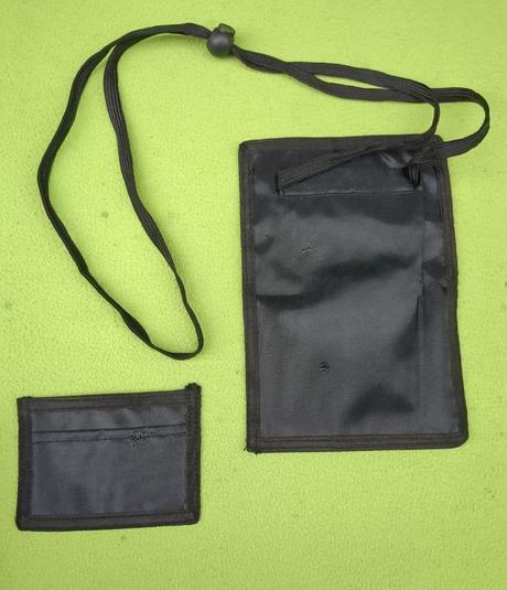Puzdro na doklady a peniaze - na cestovanie,