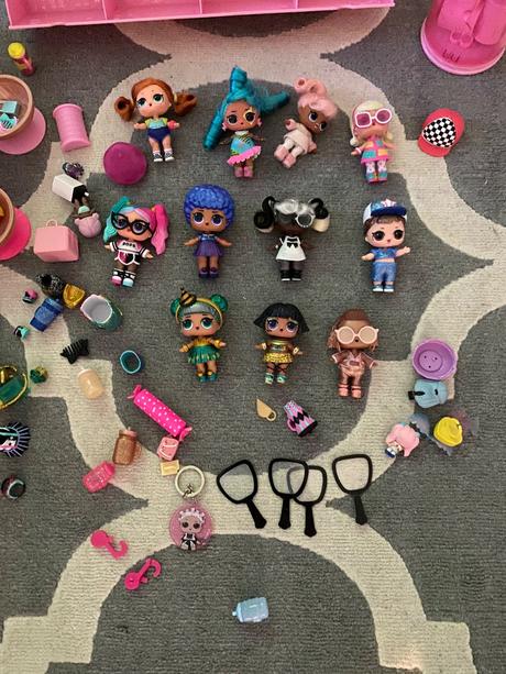 Bábiky lol + domcek, 