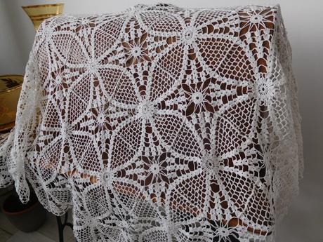 Háčovaná dečka/obrus biela 115 x 115 cm, 