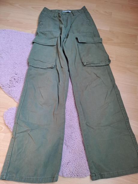 Dievčenské kapsáče v. 34 zv. bershka, bershka,34