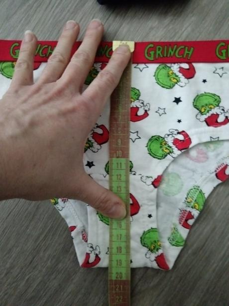 Nohavičky grinch 134-140, sinsay,134