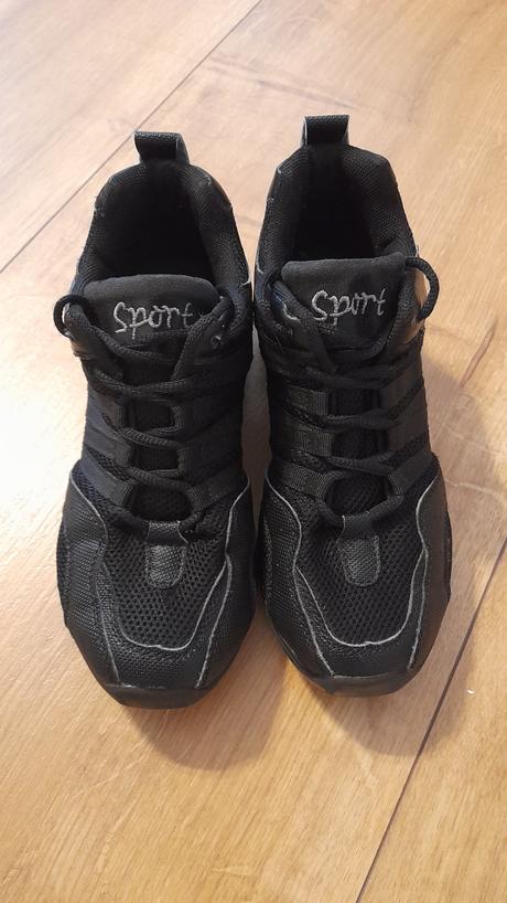 Tanečné topánky, 36