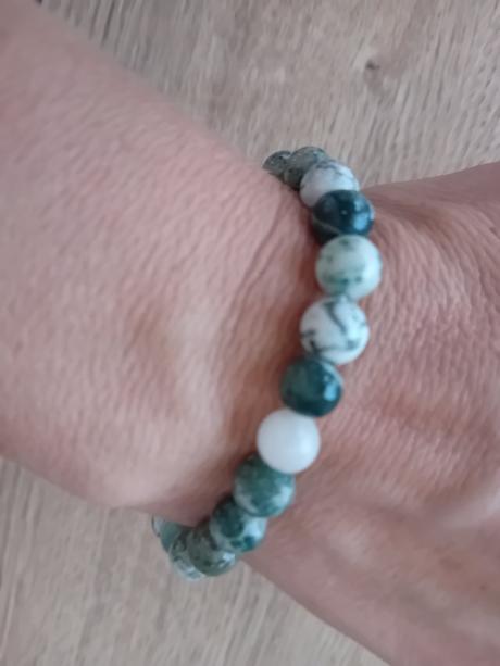 Náramok z prírodného kameňa,
